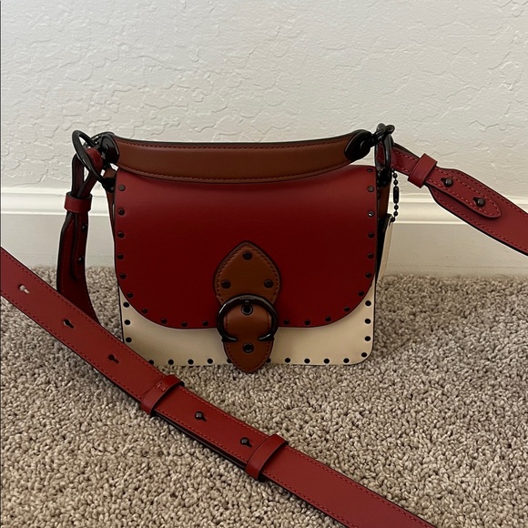 Beat Shoulder Bag 18 In Colorblock With Rivets - Picture 1 of 9